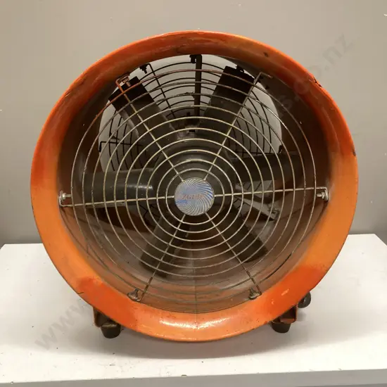Portable Ventilation Fan. Dia 40cm (On / Off Switch Damaged)